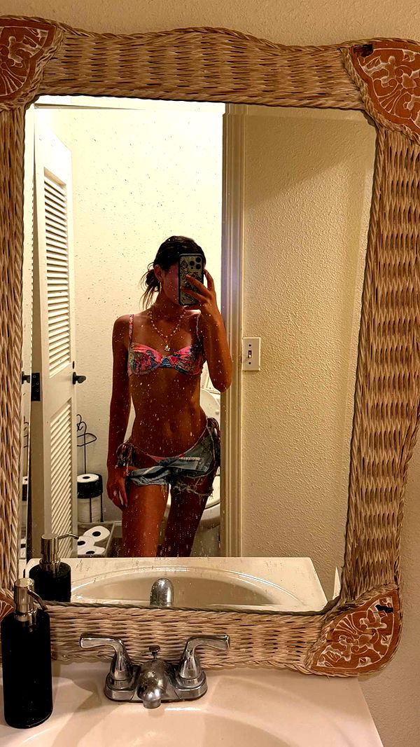 chloerosenbaum image ~ Altpins