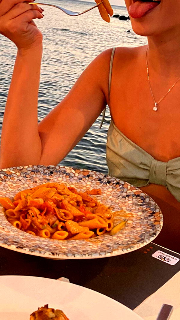 chloerosenbaum image ~ Altpins