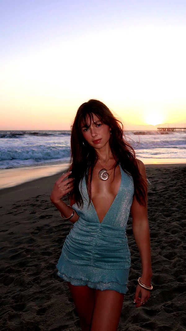 chloerosenbaum image ~ Altpins