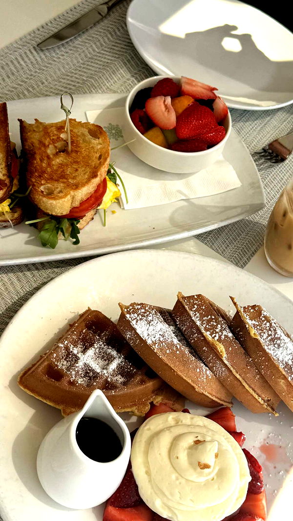 chloerosenbaum image ~ Altpins