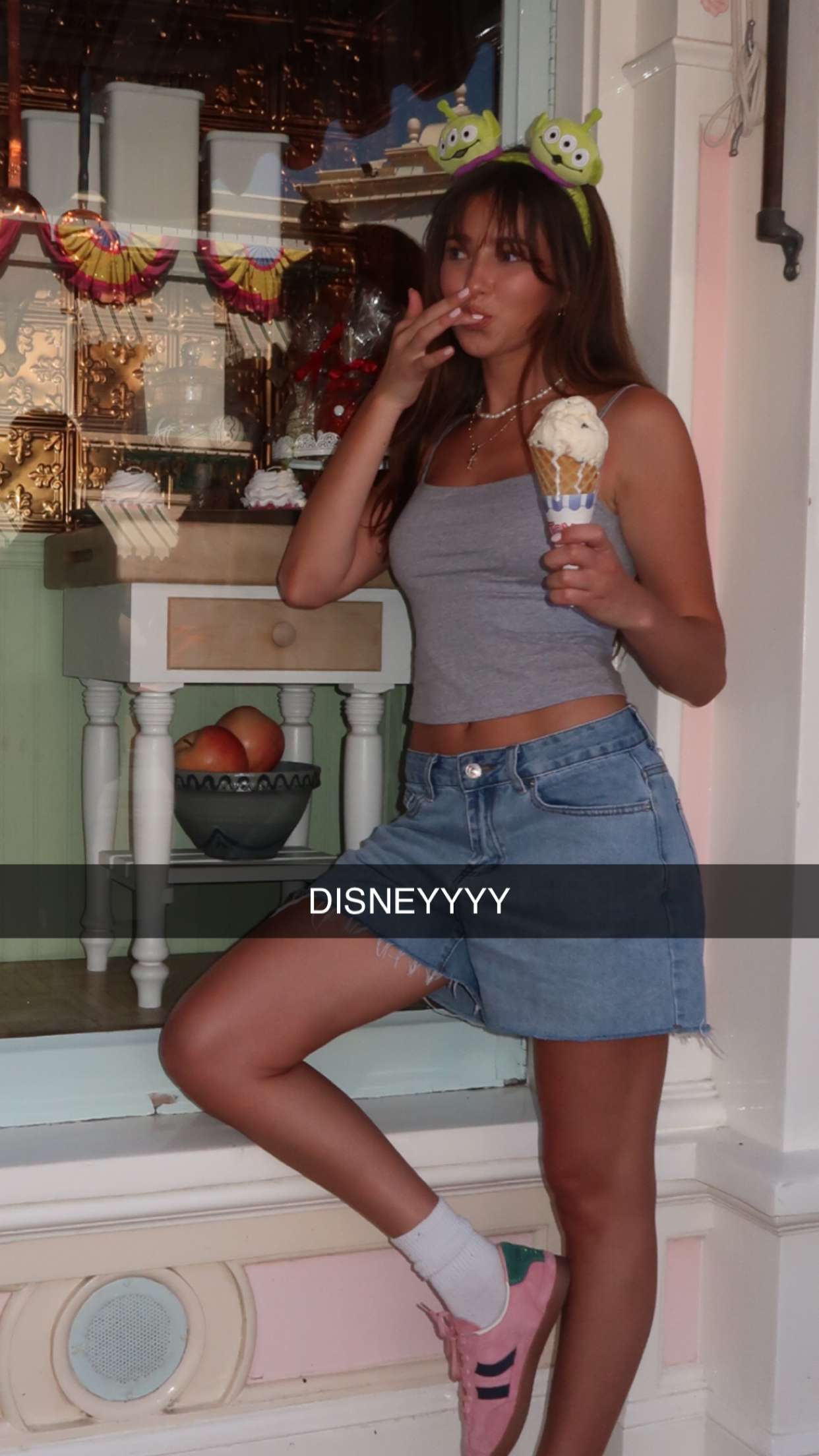 chloerosenbaum snapchat image archive image