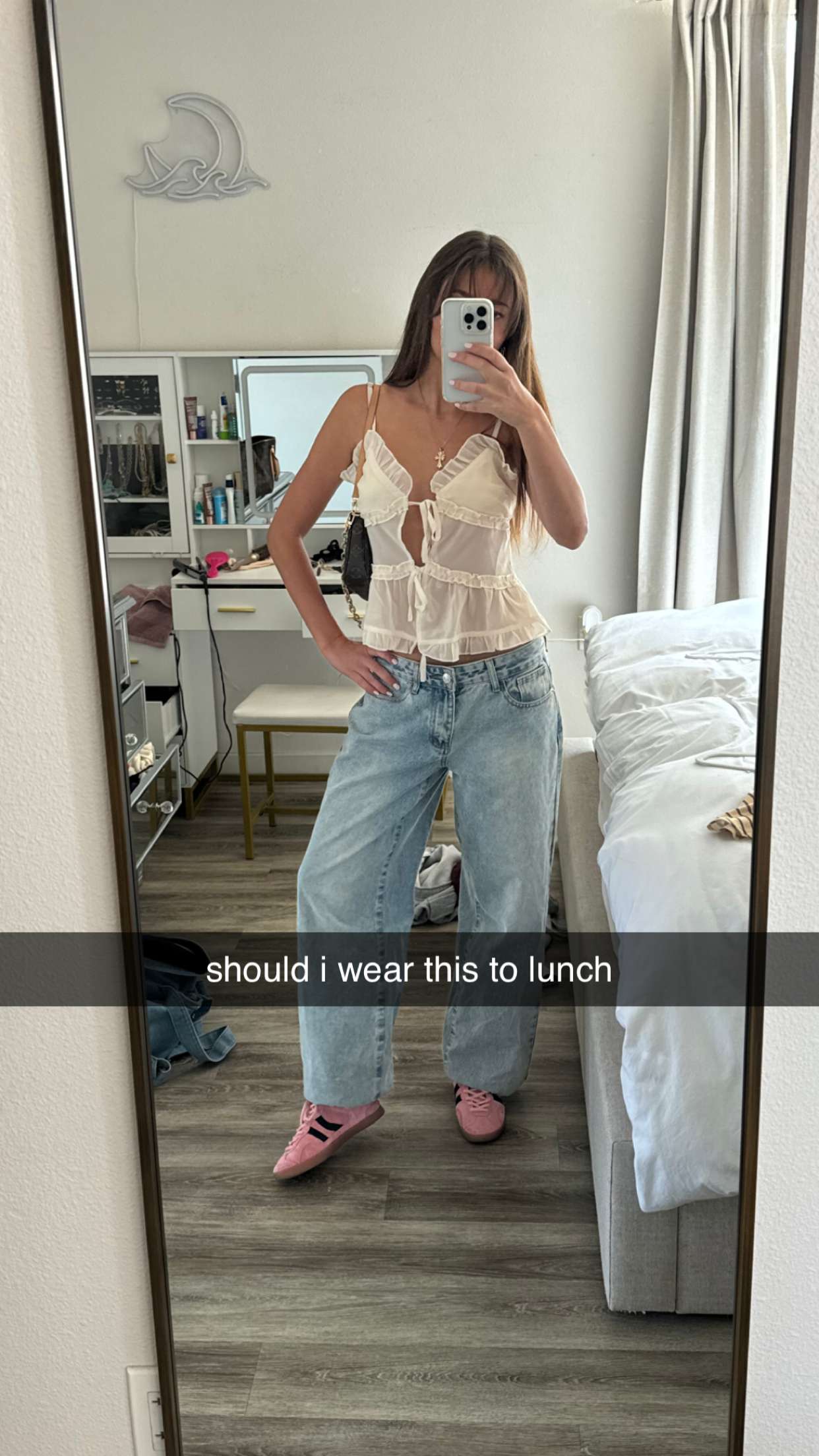 chloerosenbaum snapchat image archive image