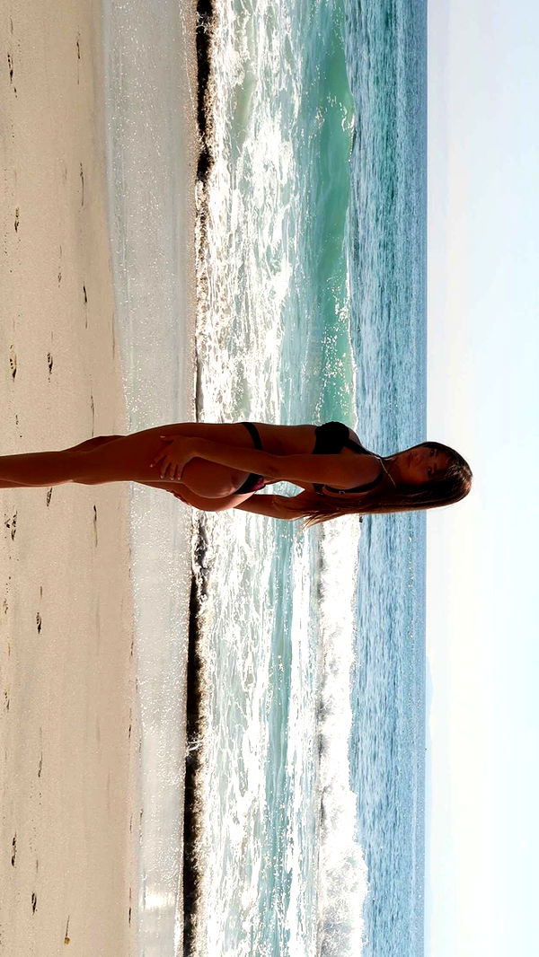 chloerosenbaum image ~ Altpins