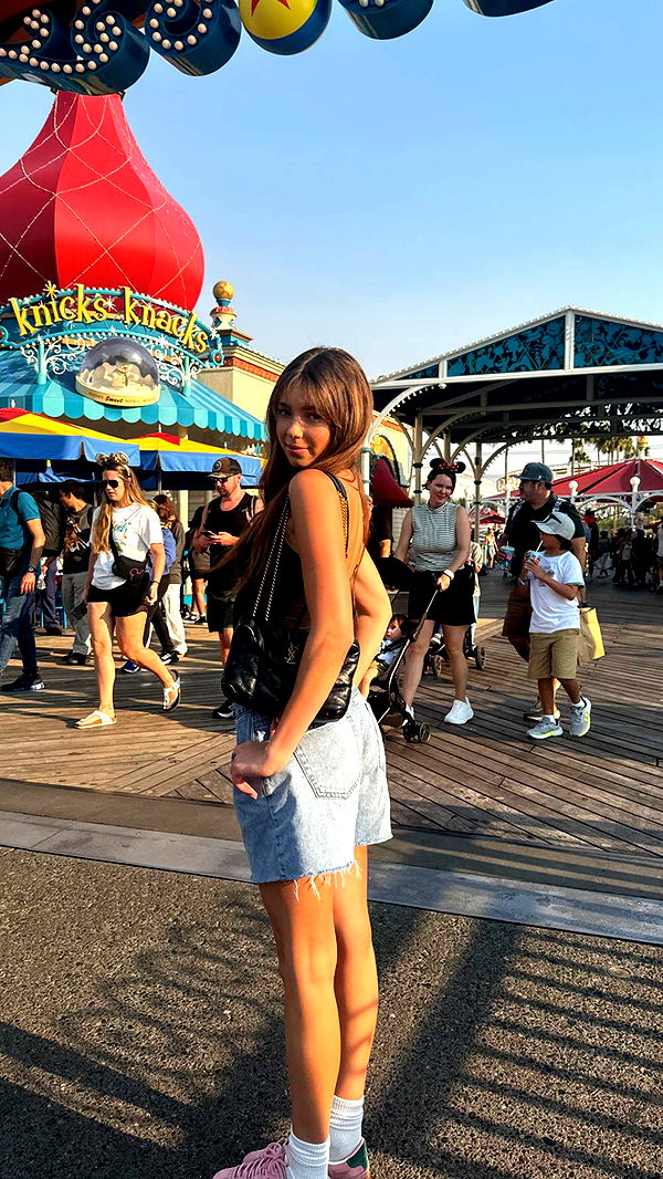 chloerosenbaum image ~ Altpins