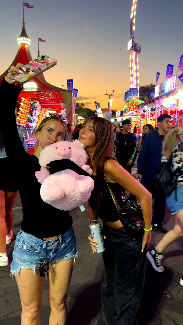 chloerosenbaum image ~ Altpins