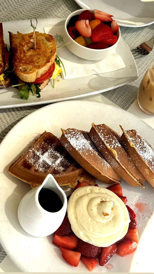 chloerosenbaum image ~ Altpins