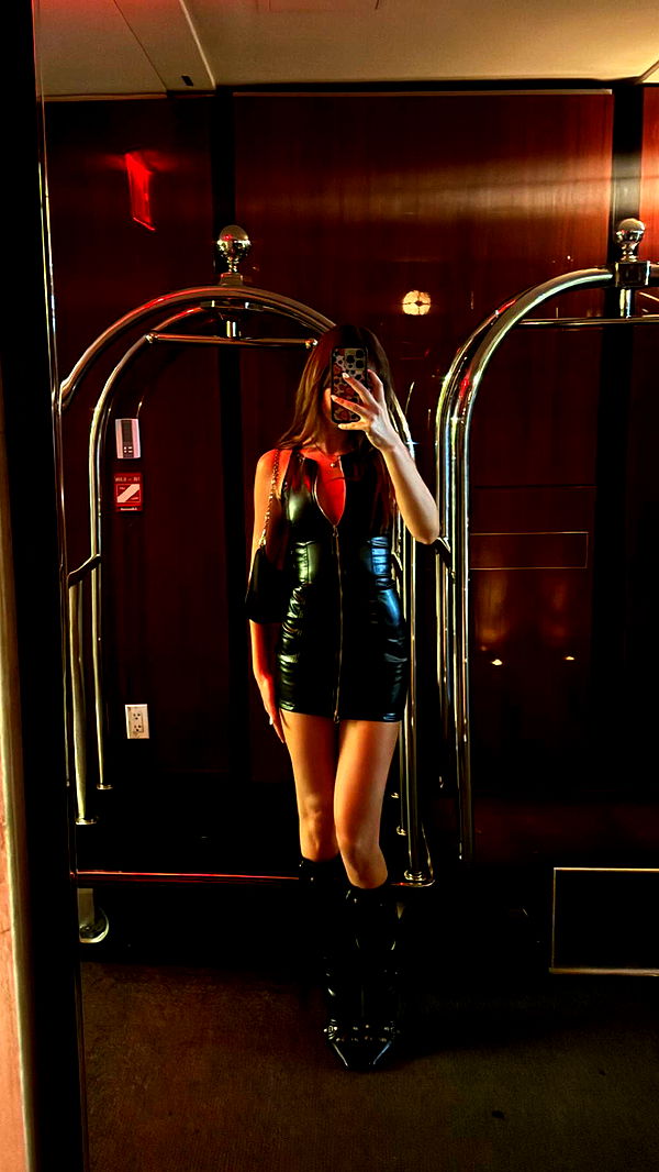 chloerosenbaum image ~ Altpins