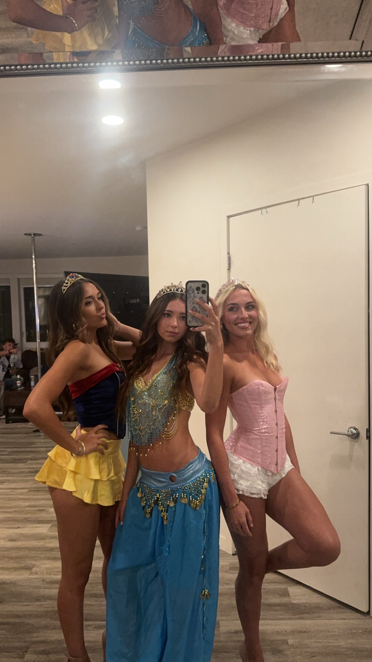 chloerosenbaum snapchat image archive image