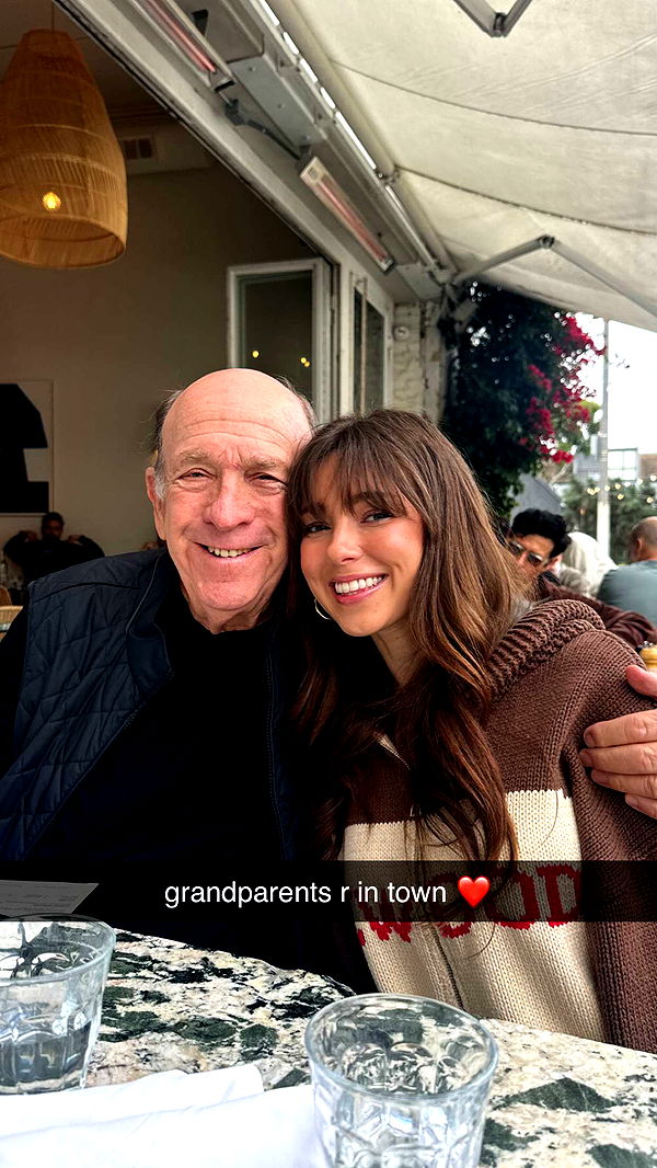 chloerosenbaum image ~ Altpins