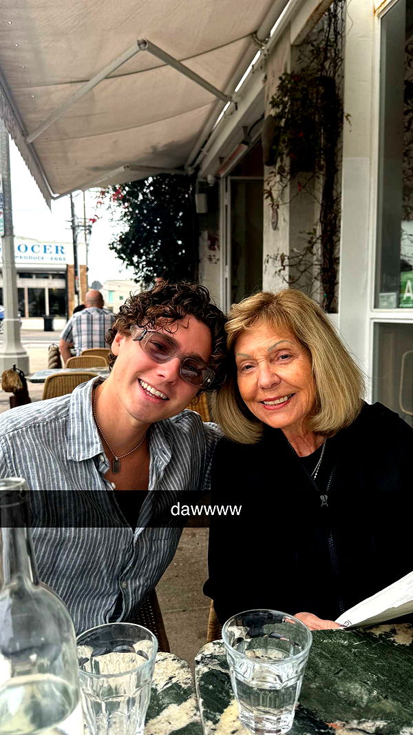 chloerosenbaum image ~ Altpins