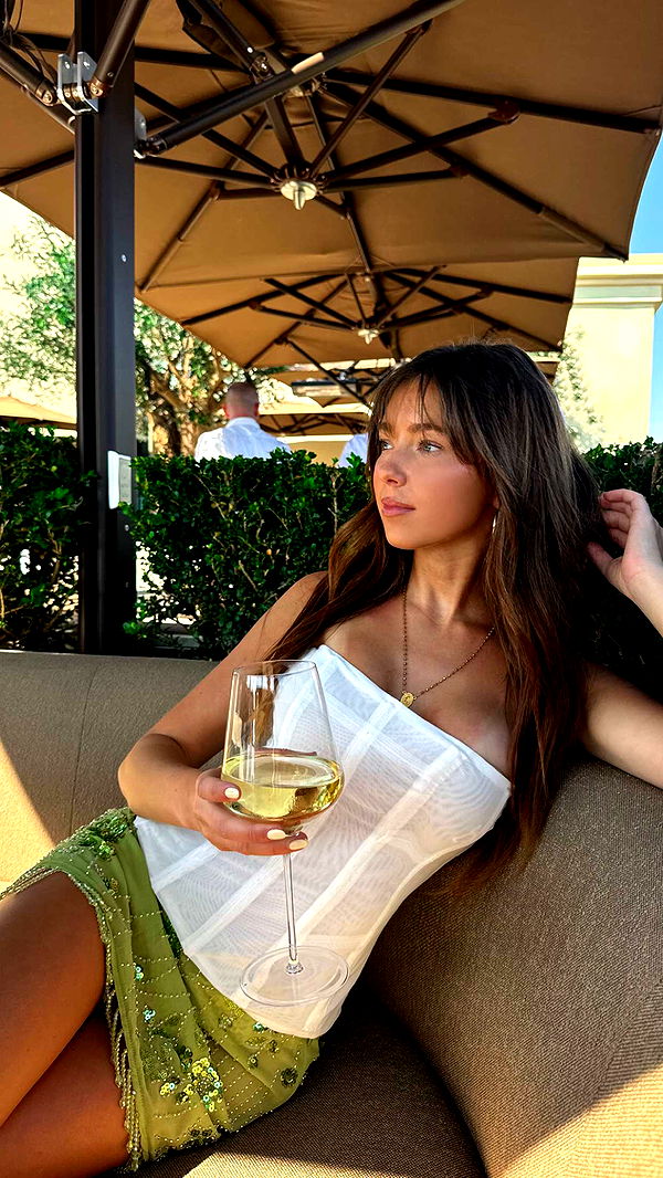 chloerosenbaum image ~ Altpins