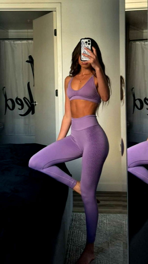 chloerosenbaum image ~ Altpins