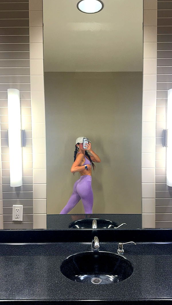 chloerosenbaum image ~ Altpins