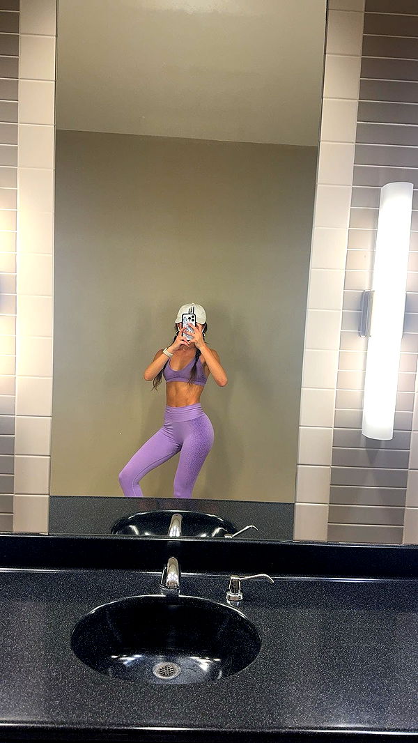 chloerosenbaum image ~ Altpins