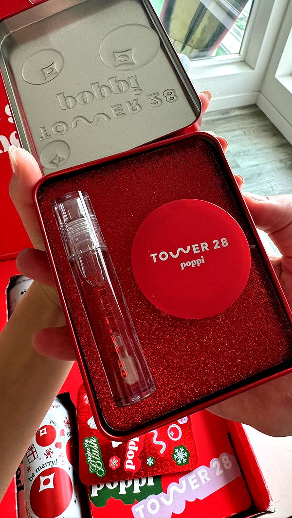 chloerosenbaum image ~ Altpins