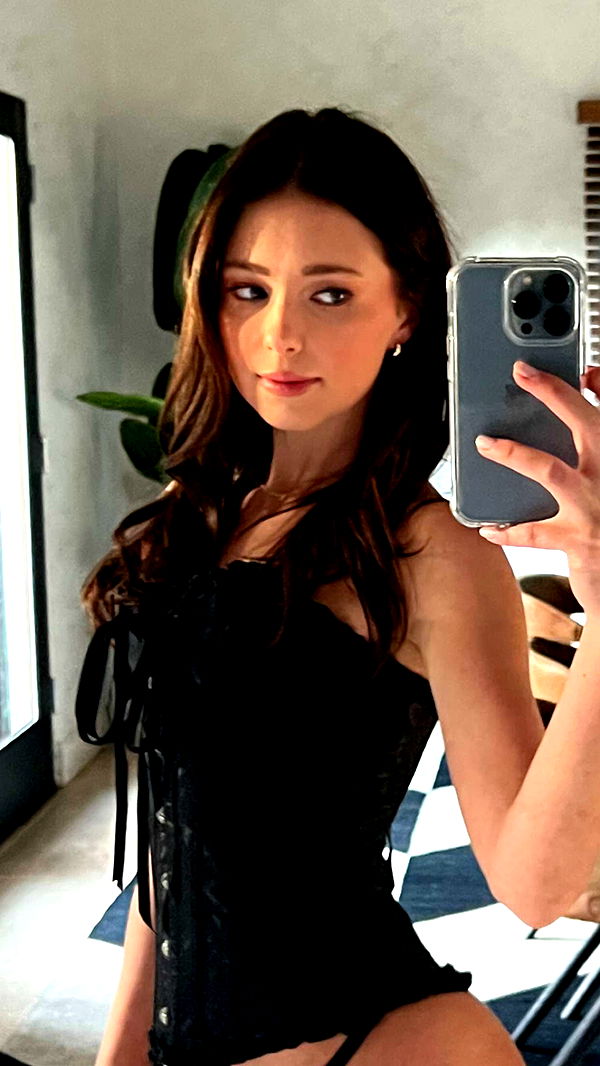 chloerosenbaum image ~ Altpins