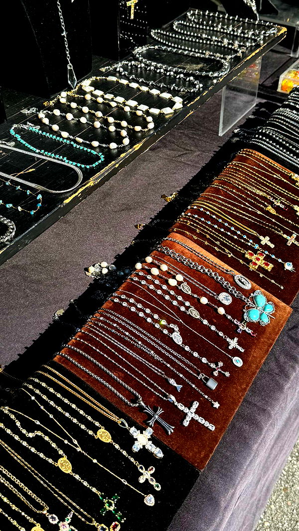 chloerosenbaum image ~ Altpins