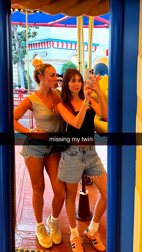 chloerosenbaum image ~ Altpins