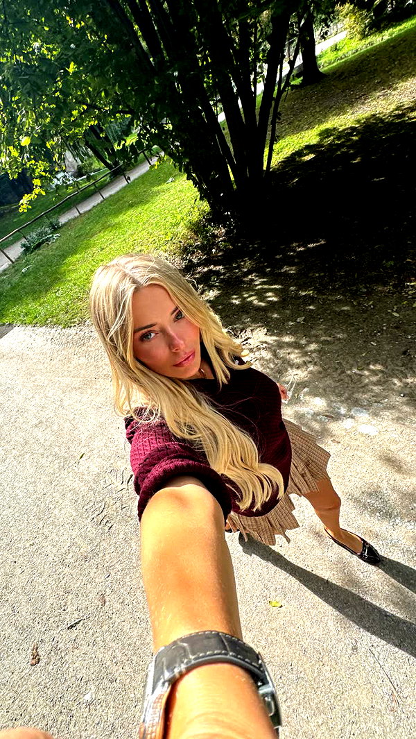 corinnakopf snapchat image archive image