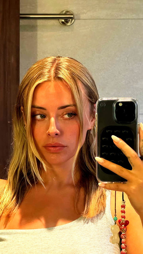 corinnakopf snapchat image archive image