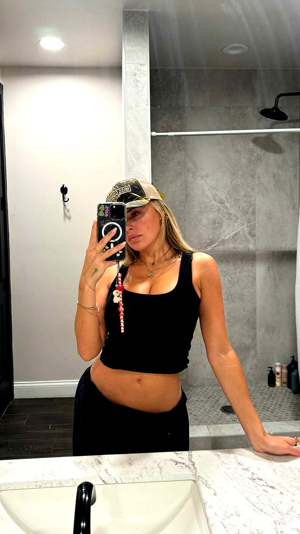 corinnakopf snapchat image archive image