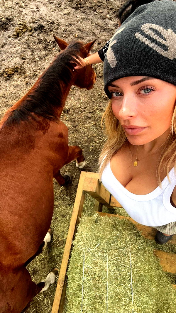 corinnakopf snapchat image archive image