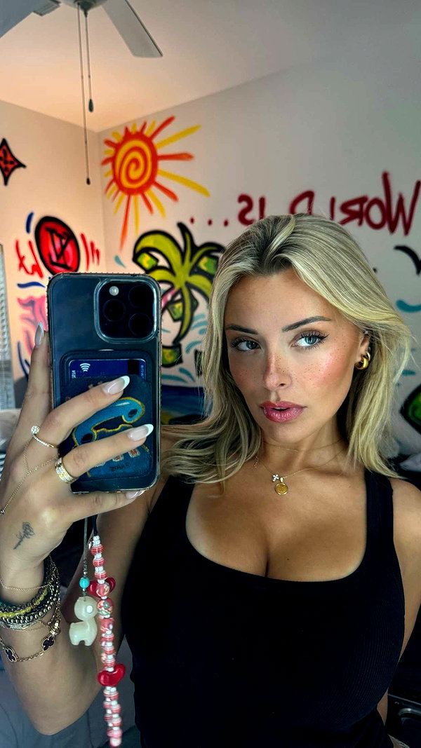 corinnakopf snapchat image archive image