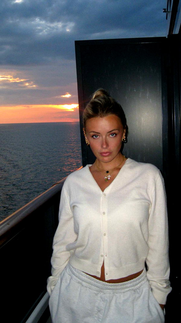 corinnakopf snapchat image archive image
