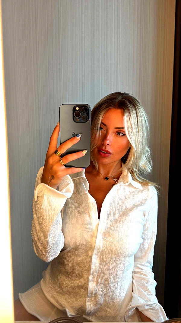 corinnakopf snapchat image archive image