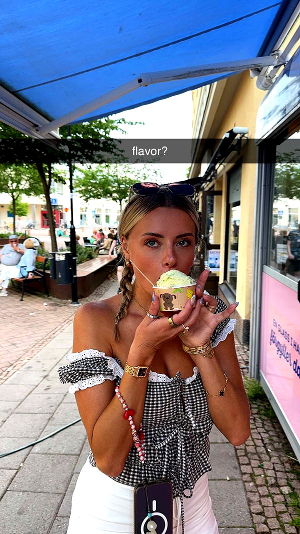 corinnakopf snapchat image archive image