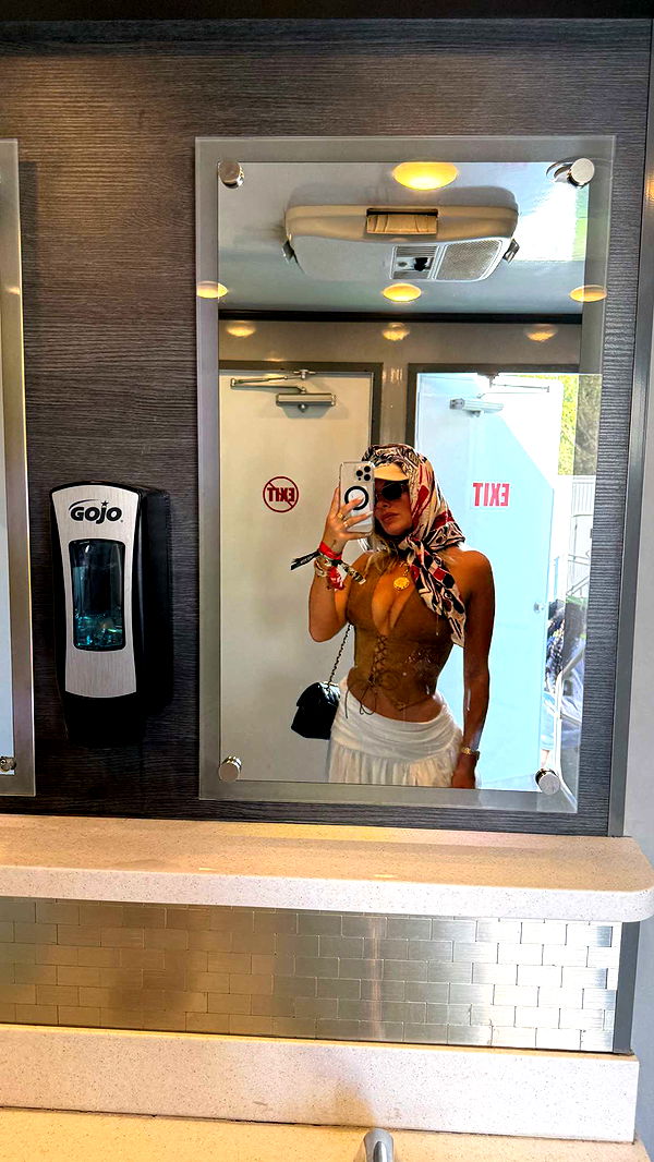 corinnakopf image ~ Altpins