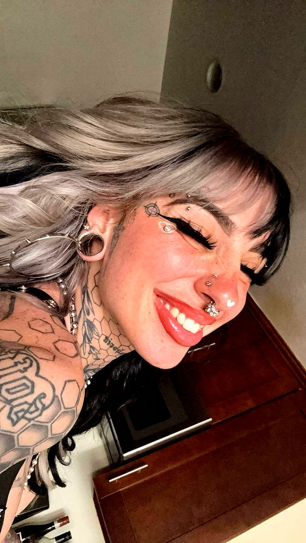 cruellamorganxo image ~ Altpins