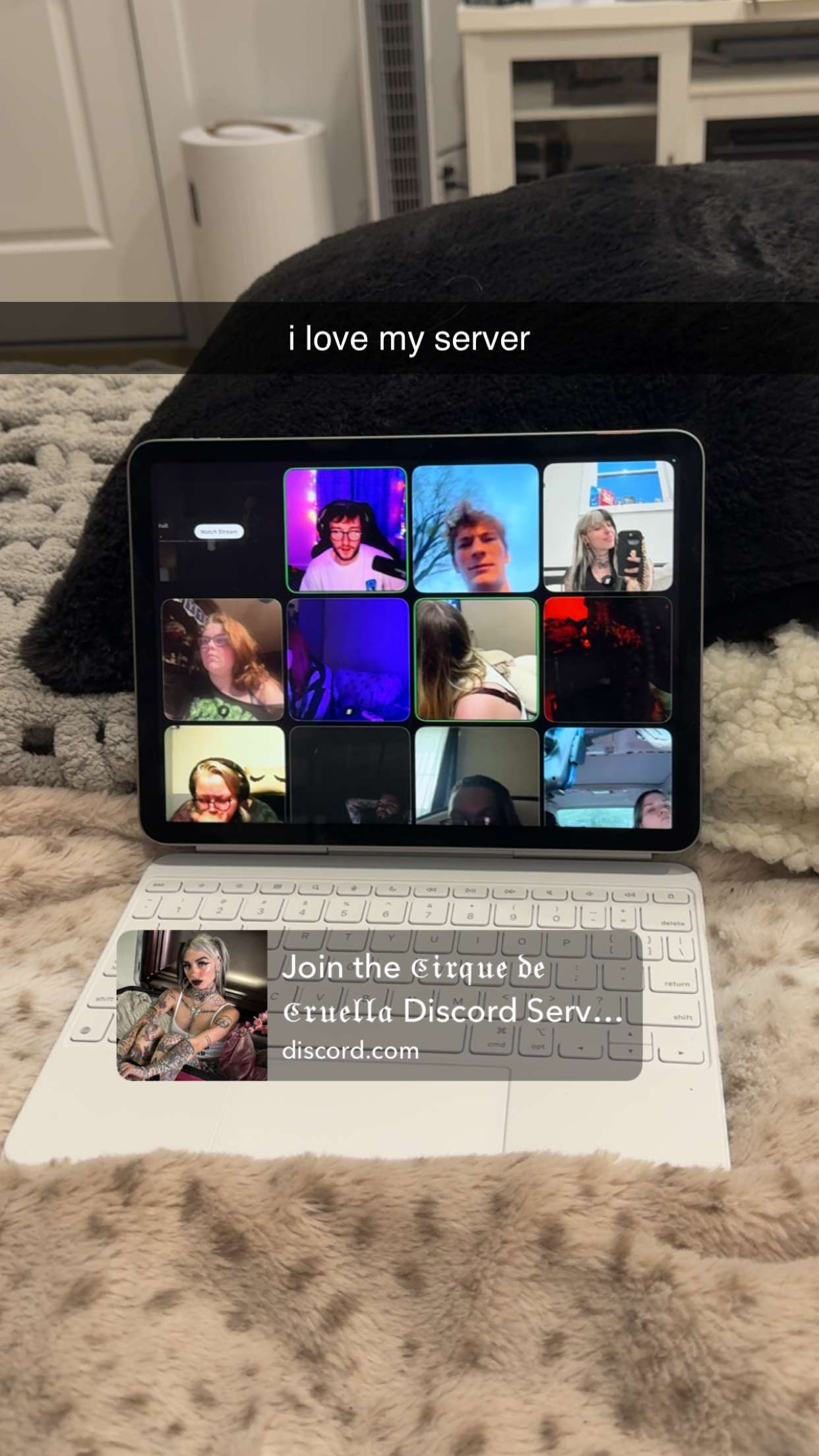 cruellamorganxo snapchat image archive image