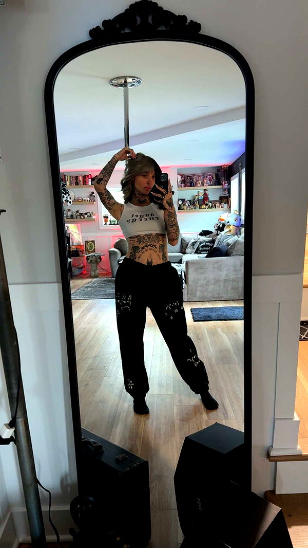 cruellamorganxo image ~ Altpins