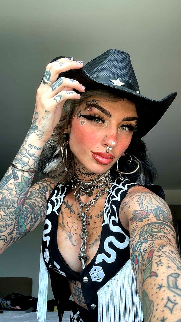 cruellamorganxo image ~ Altpins