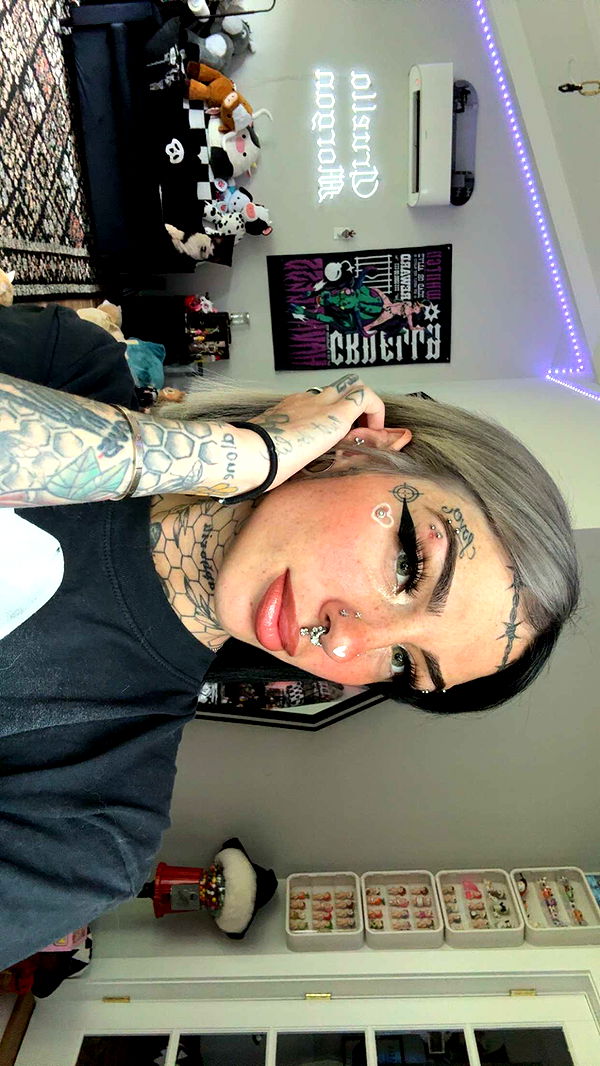 cruellamorganxo image ~ Altpins