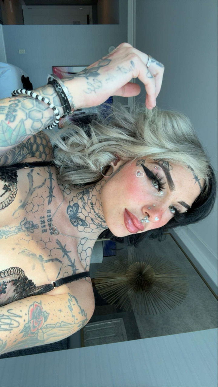 cruellamorganxo snapchat image archive image