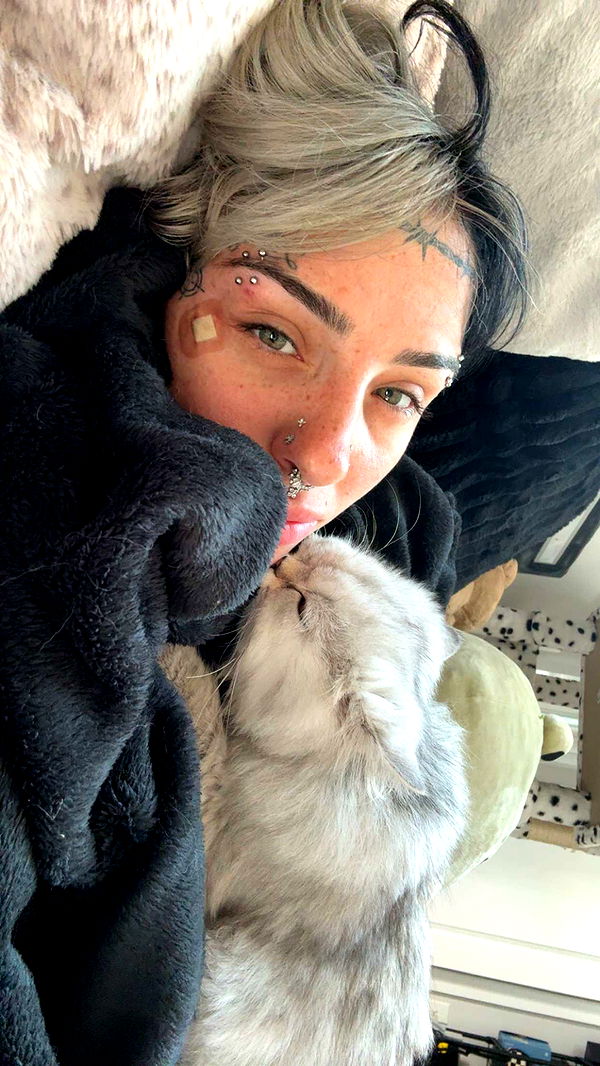 cruellamorganxo image ~ Altpins