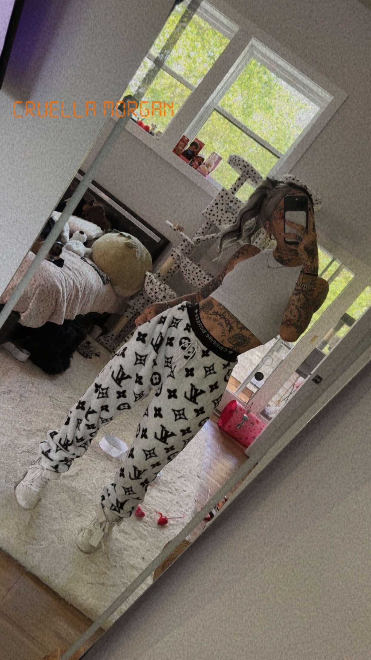 cruellamorganxo snapchat image archive image