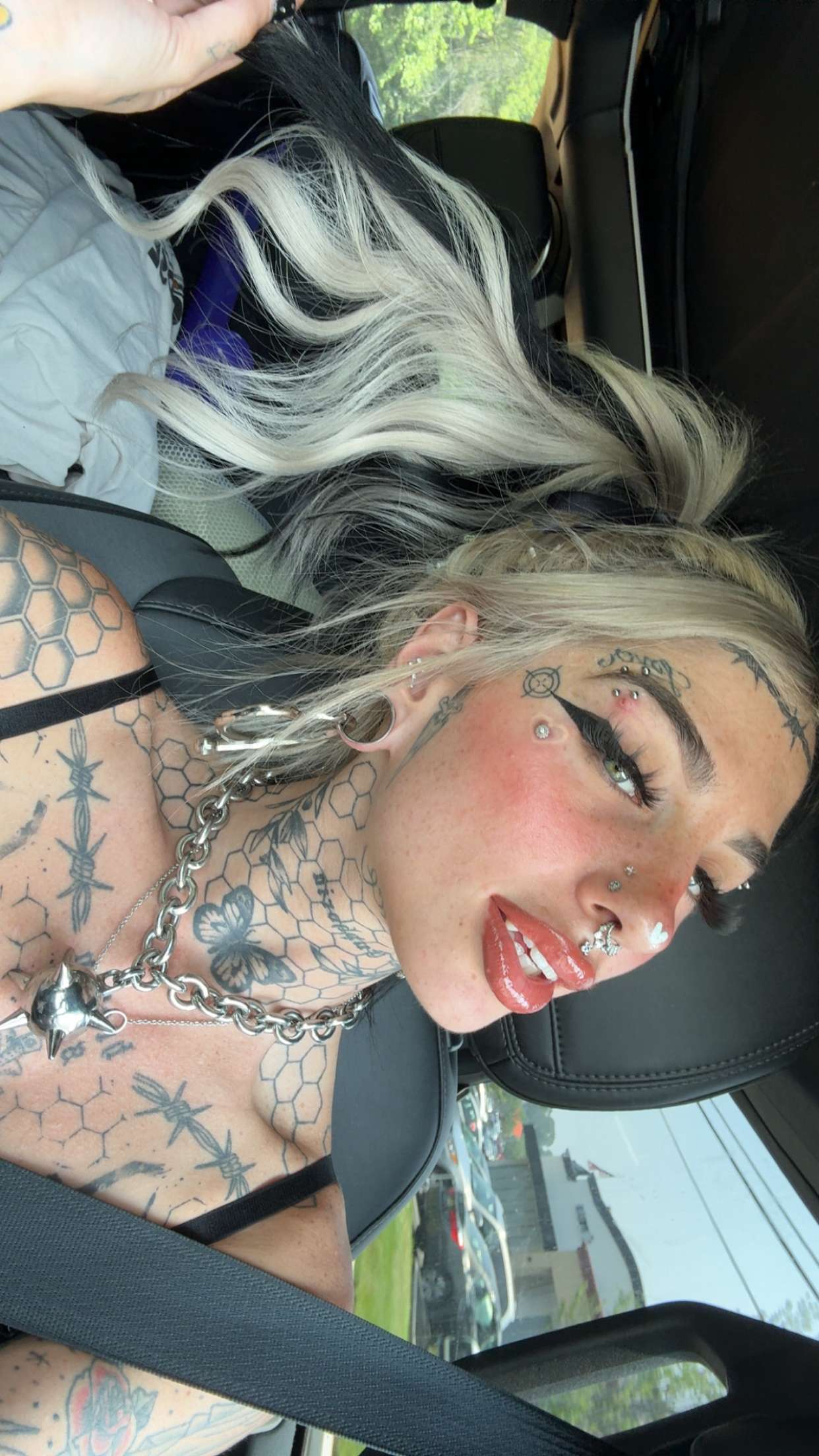 cruellamorganxo snapchat image archive image