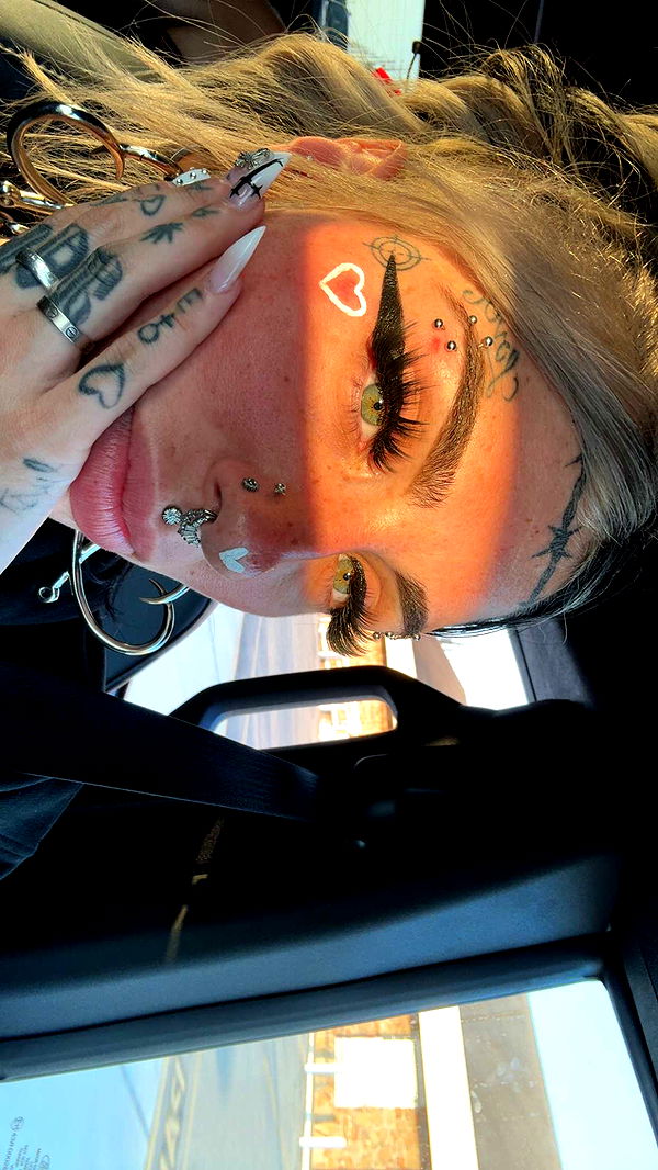 cruellamorganxo image ~ Altpins