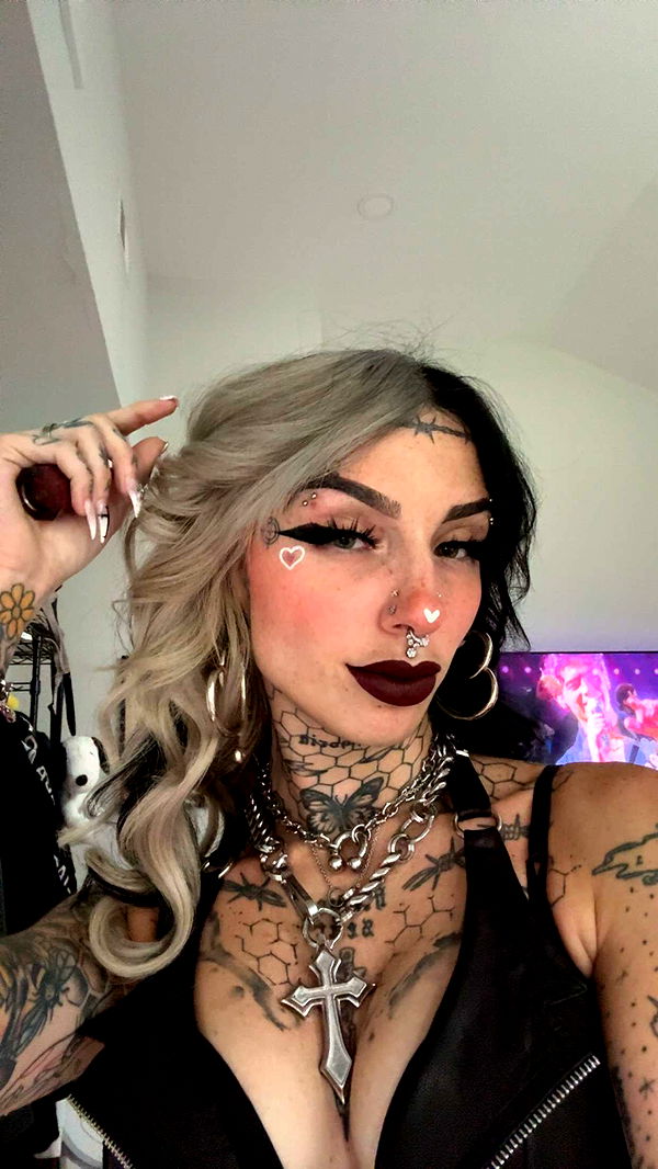 cruellamorganxo image ~ Altpins