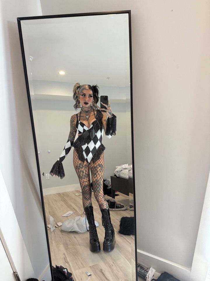 cruellamorganxo snapchat image archive image