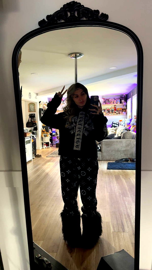 cruellamorganxo image ~ Altpins