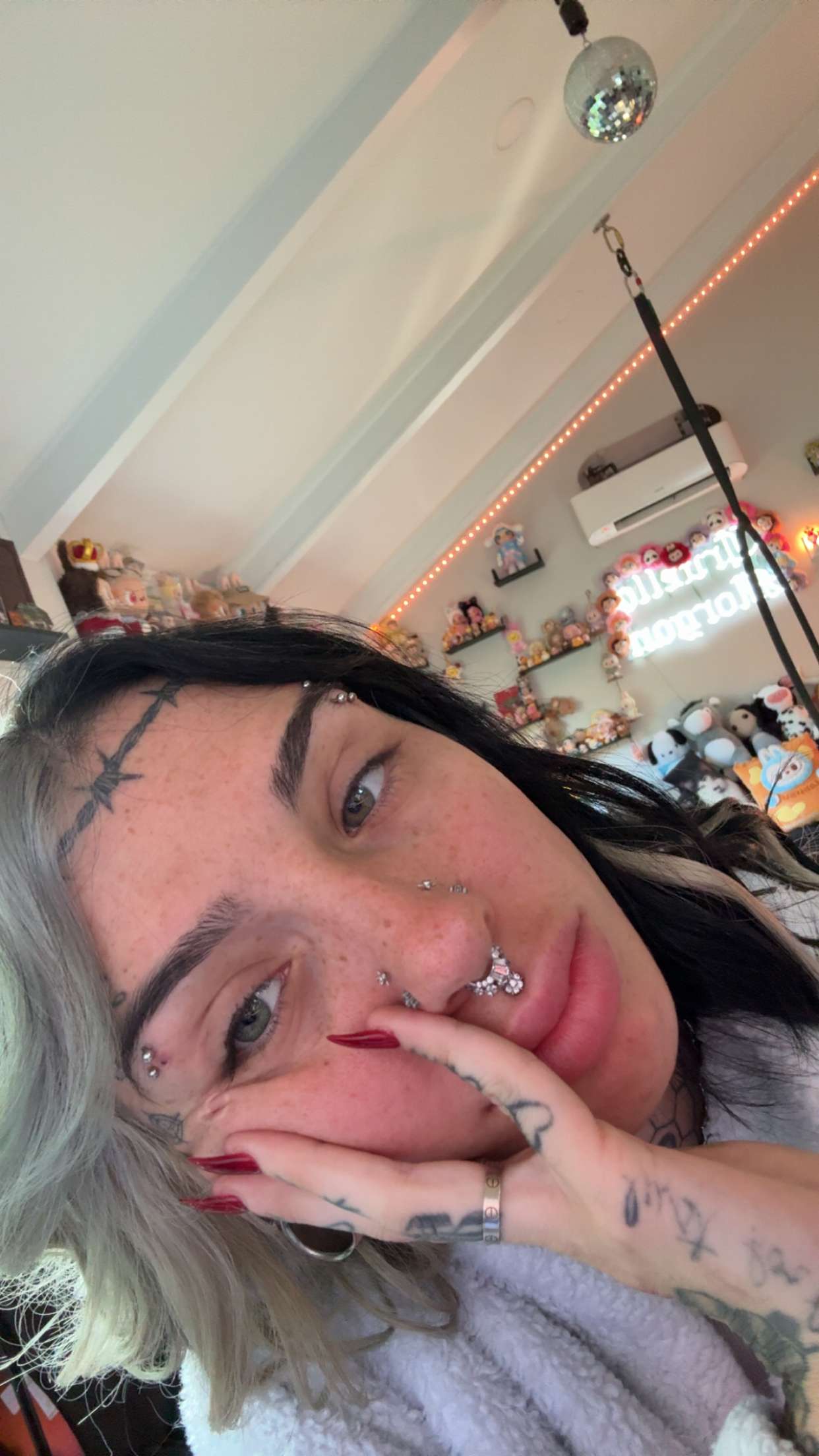 cruellamorganxo snapchat image archive image