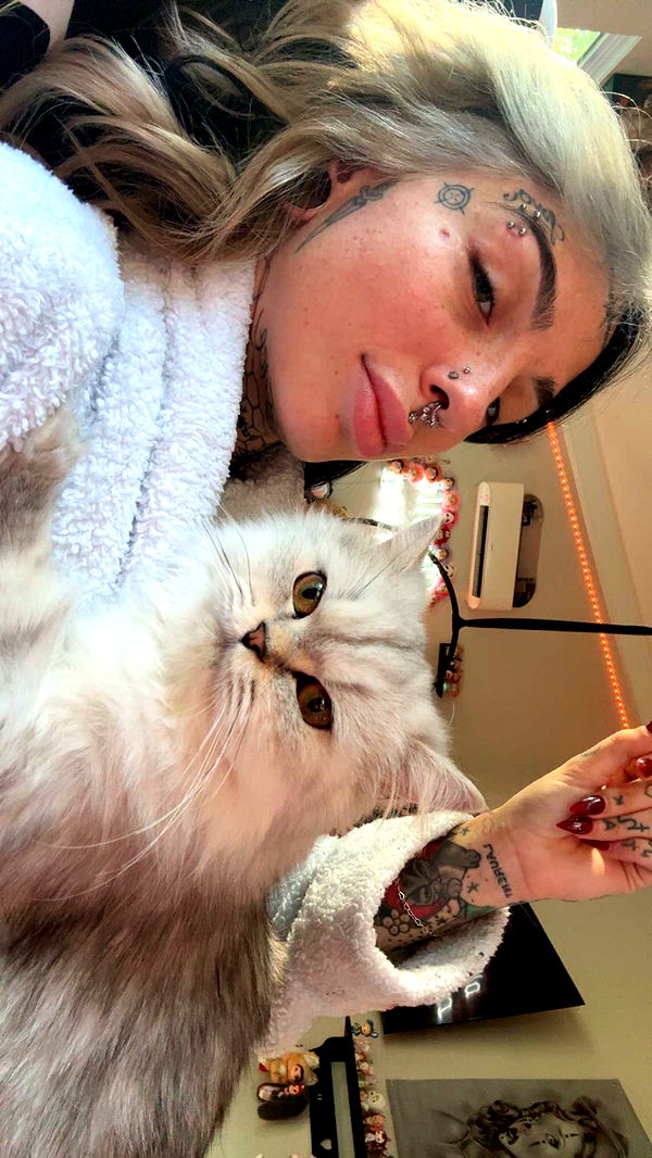 cruellamorganxo image ~ Altpins