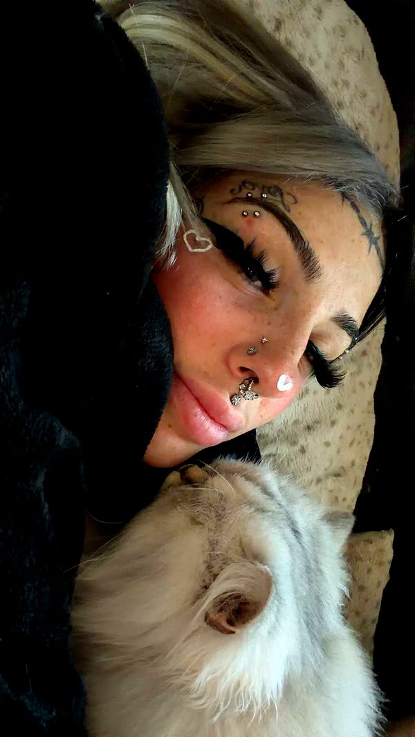 cruellamorganxo image ~ Altpins