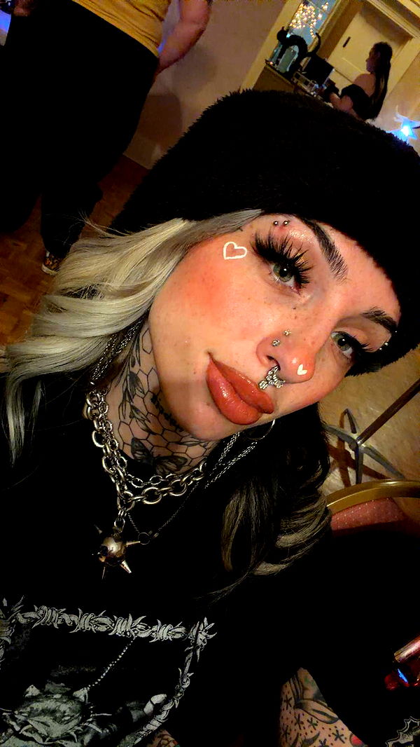 cruellamorganxo image ~ Altpins