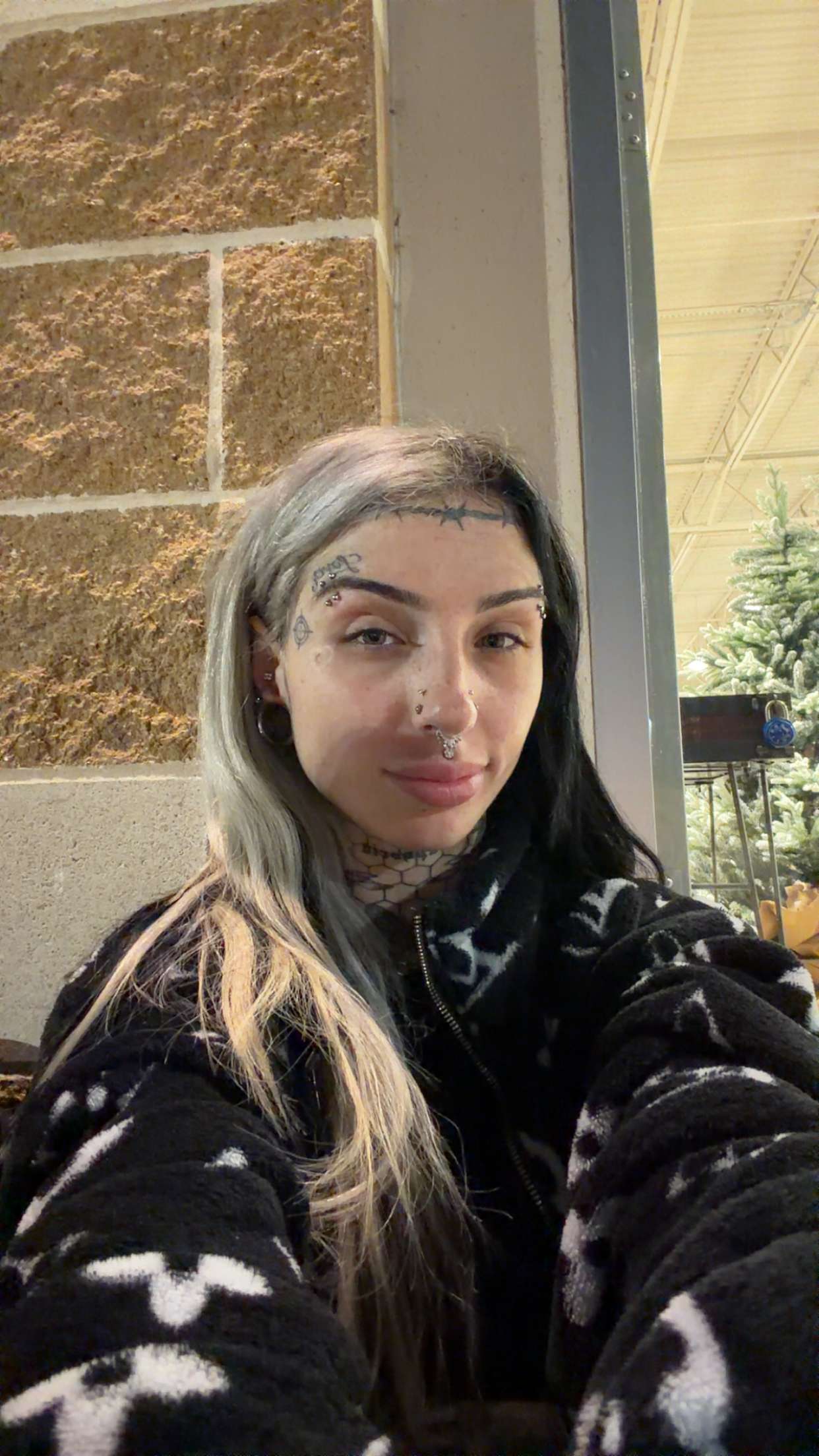 cruellamorganxo snapchat image archive image