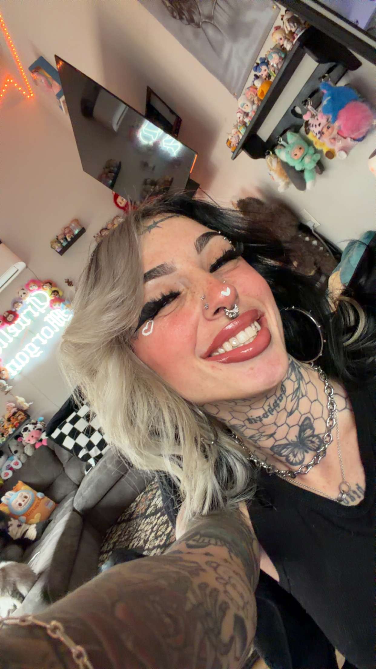 cruellamorganxo snapchat image archive image